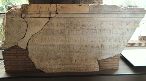 L'iscrizione di Lampadio. @ Parco Archeologico del Colosseo